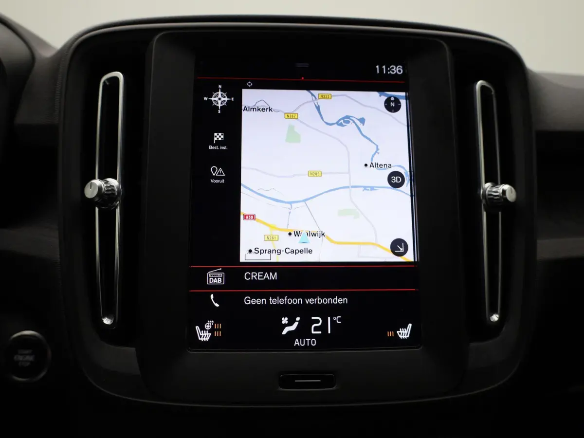 1.5 T3 Momentum | ACHTERUITRIJCAMERA | APPLE CARPLAY | ANDROID AUTO | STOELVERWARMING | STUURWIELVERWARMING | CLIMATE CONTROL | CRUISE CONTROL | NAVIGATIE | DIGITAL COCKPIT | LICHTMETALEN VE