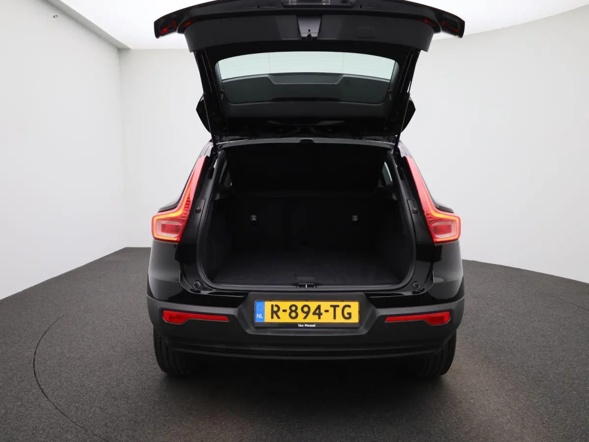 1.5 T3 Momentum | ACHTERUITRIJCAMERA | APPLE CARPLAY | ANDROID AUTO | STOELVERWARMING | STUURWIELVERWARMING | CLIMATE CONTROL | CRUISE CONTROL | NAVIGATIE | DIGITAL COCKPIT | LICHTMETALEN VE