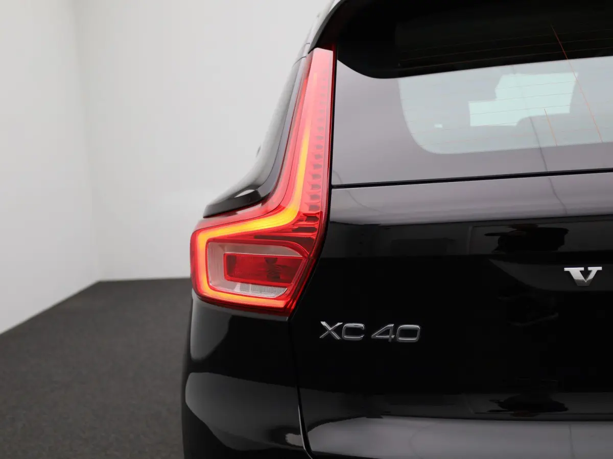 1.5 T3 Momentum | ACHTERUITRIJCAMERA | APPLE CARPLAY | ANDROID AUTO | STOELVERWARMING | STUURWIELVERWARMING | CLIMATE CONTROL | CRUISE CONTROL | NAVIGATIE | DIGITAL COCKPIT | LICHTMETALEN VE