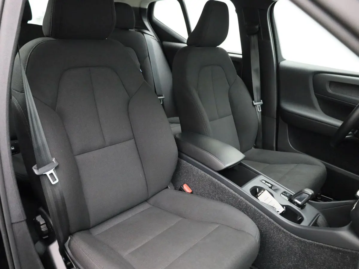 1.5 T3 Momentum | ACHTERUITRIJCAMERA | APPLE CARPLAY | ANDROID AUTO | STOELVERWARMING | STUURWIELVERWARMING | CLIMATE CONTROL | CRUISE CONTROL | NAVIGATIE | DIGITAL COCKPIT | LICHTMETALEN VE