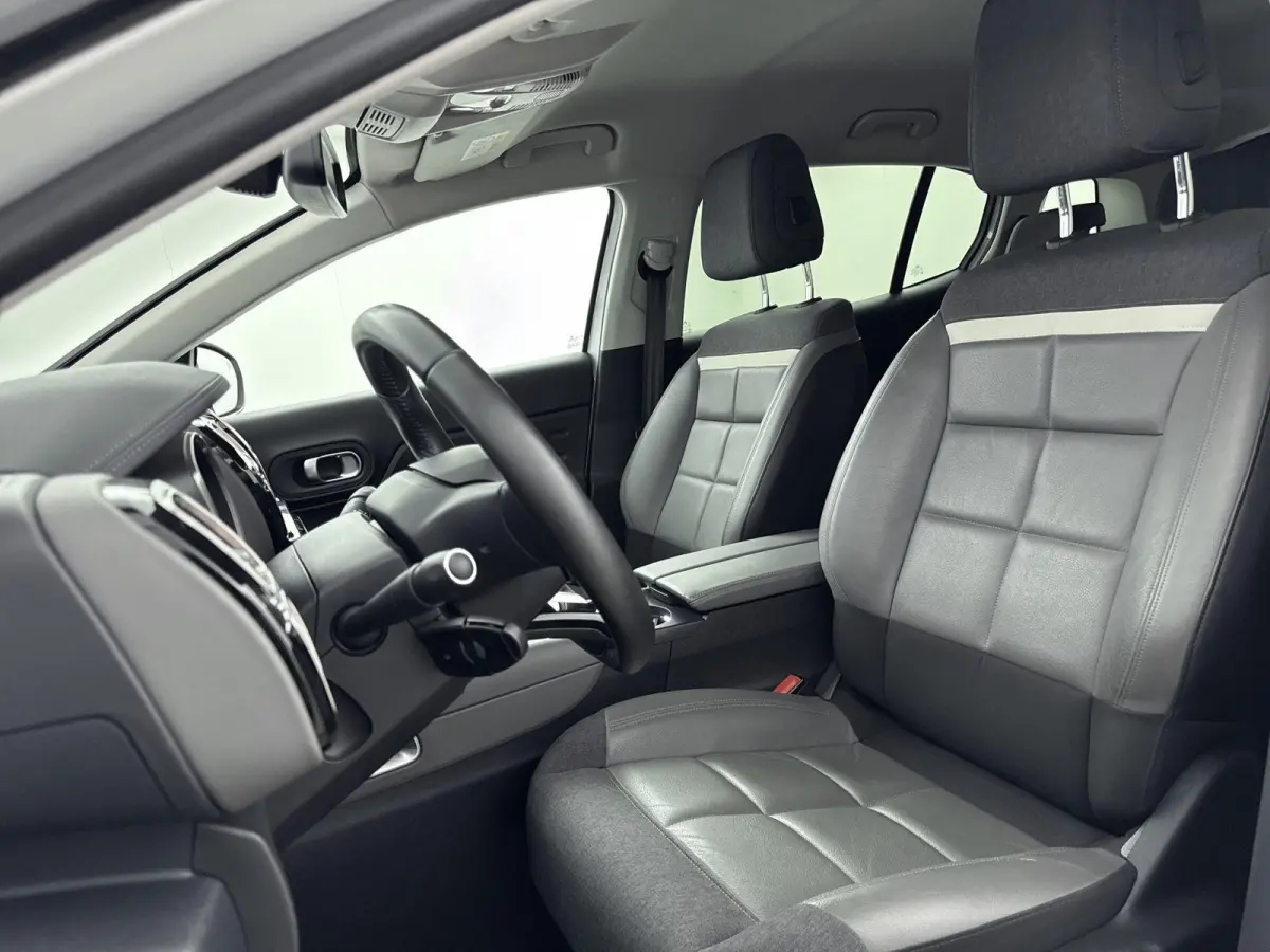 1.2 PureTech Business Plus | Trekhaak | Cruise Control | Achteruitrijcamera | Stoelverwarming | Keyless | Lane Assist | Elekt. stoelverstelling | Carplay |