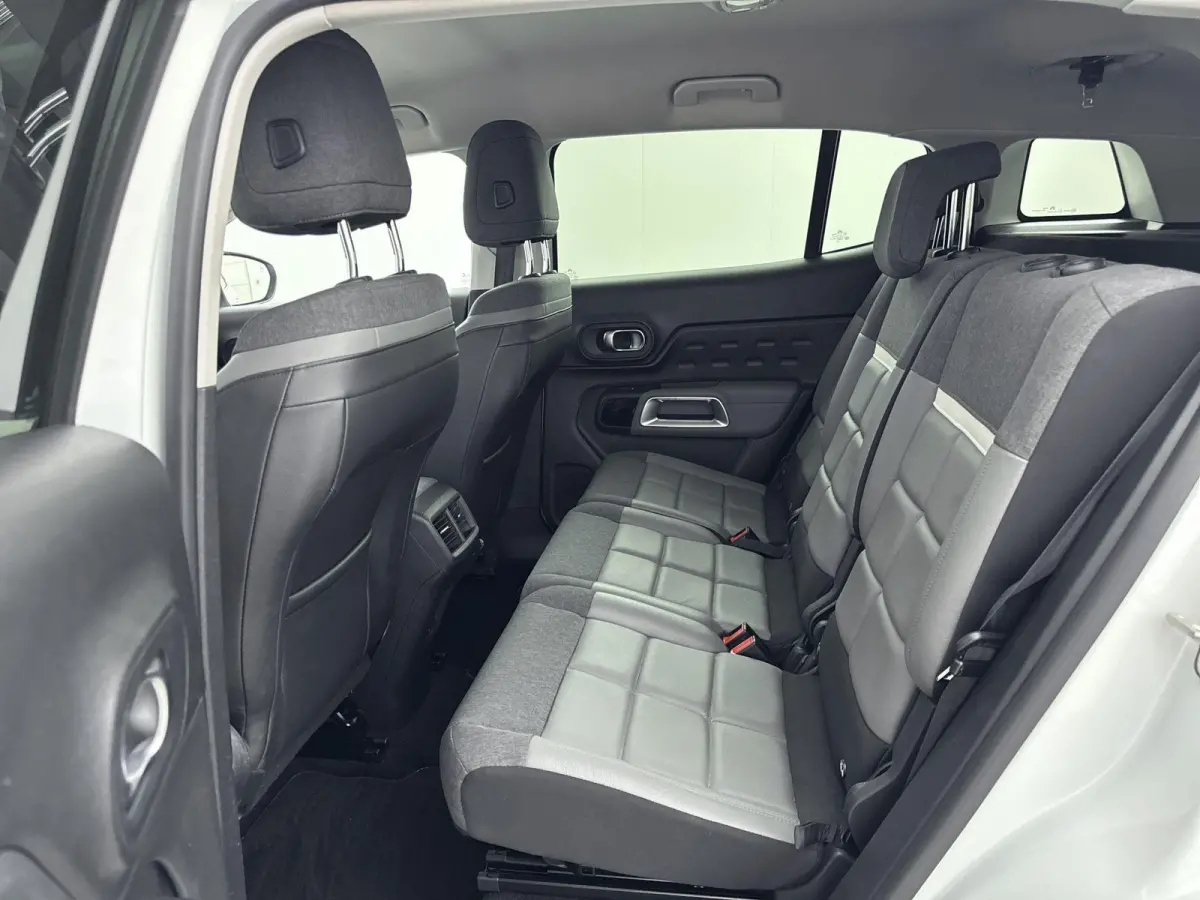 1.2 PureTech Business Plus | Trekhaak | Cruise Control | Achteruitrijcamera | Stoelverwarming | Keyless | Lane Assist | Elekt. stoelverstelling | Carplay |