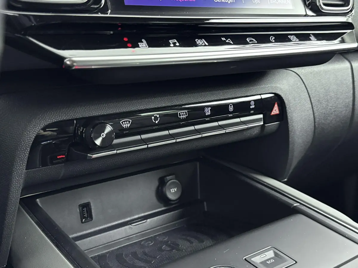 1.2 PureTech Business Plus | Trekhaak | Cruise Control | Achteruitrijcamera | Stoelverwarming | Keyless | Lane Assist | Elekt. stoelverstelling | Carplay |