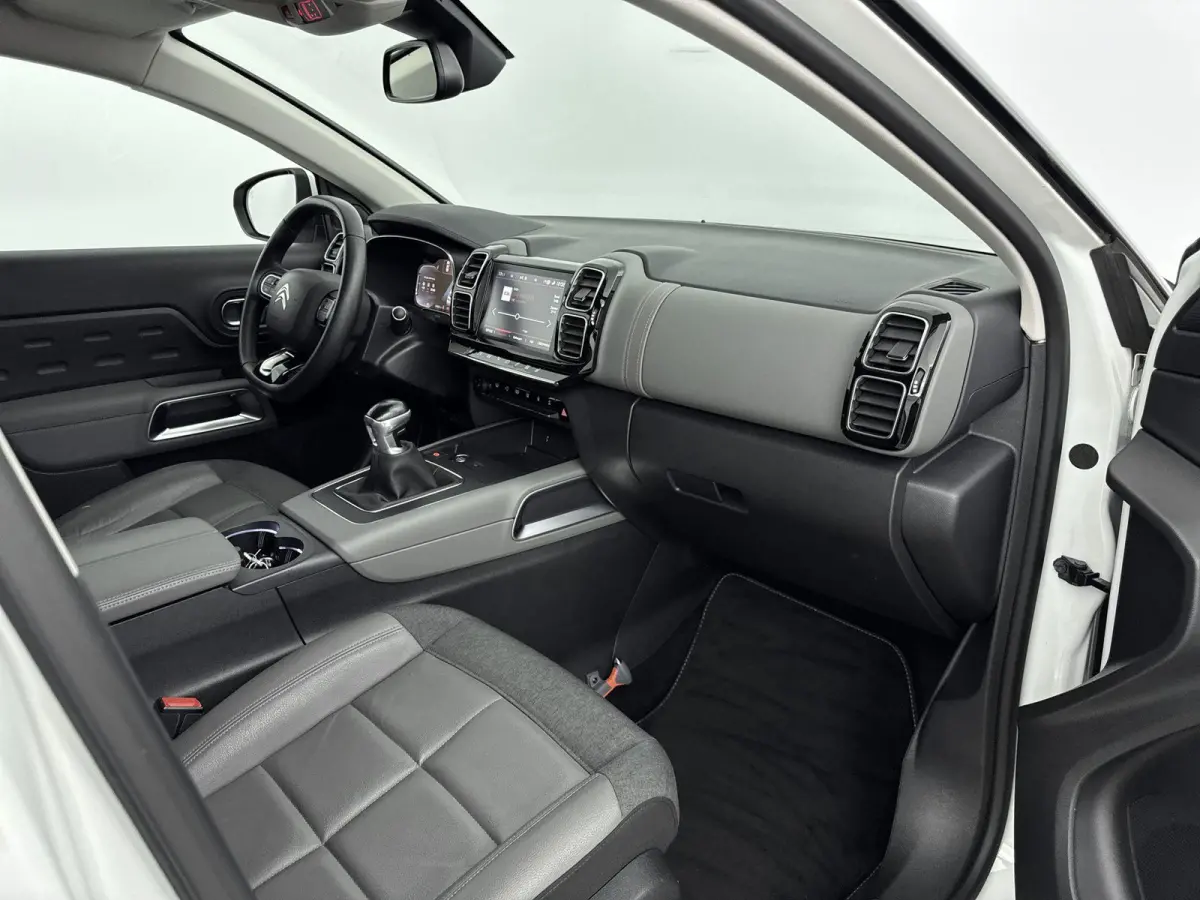 1.2 PureTech Business Plus | Trekhaak | Cruise Control | Achteruitrijcamera | Stoelverwarming | Keyless | Lane Assist | Elekt. stoelverstelling | Carplay |
