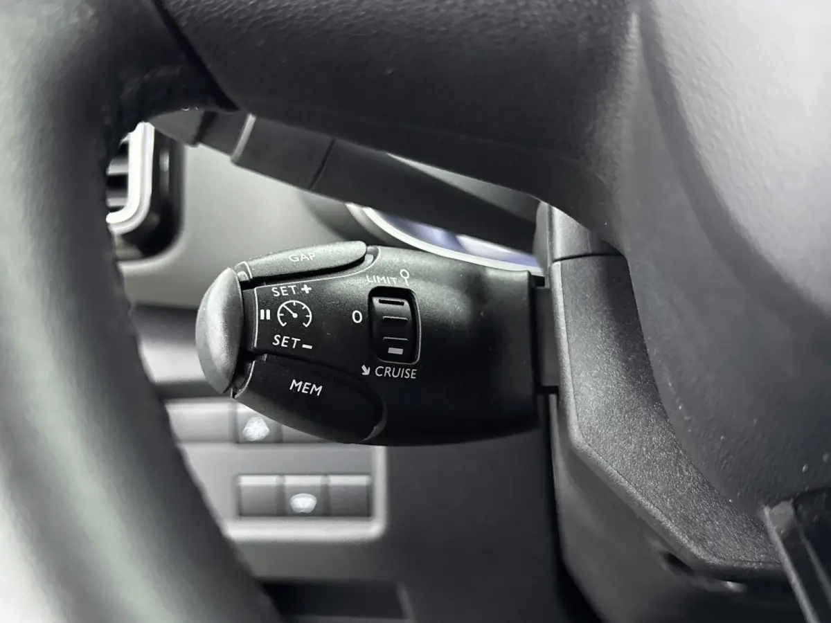 1.2 PureTech Business Plus | Trekhaak | Cruise Control | Achteruitrijcamera | Stoelverwarming | Keyless | Lane Assist | Elekt. stoelverstelling | Carplay |