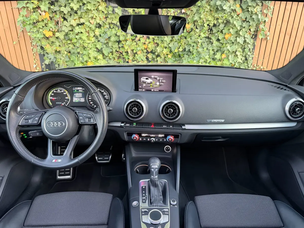 1.4 e-tron S-Line|PANO|TREKHAAK|NAVI