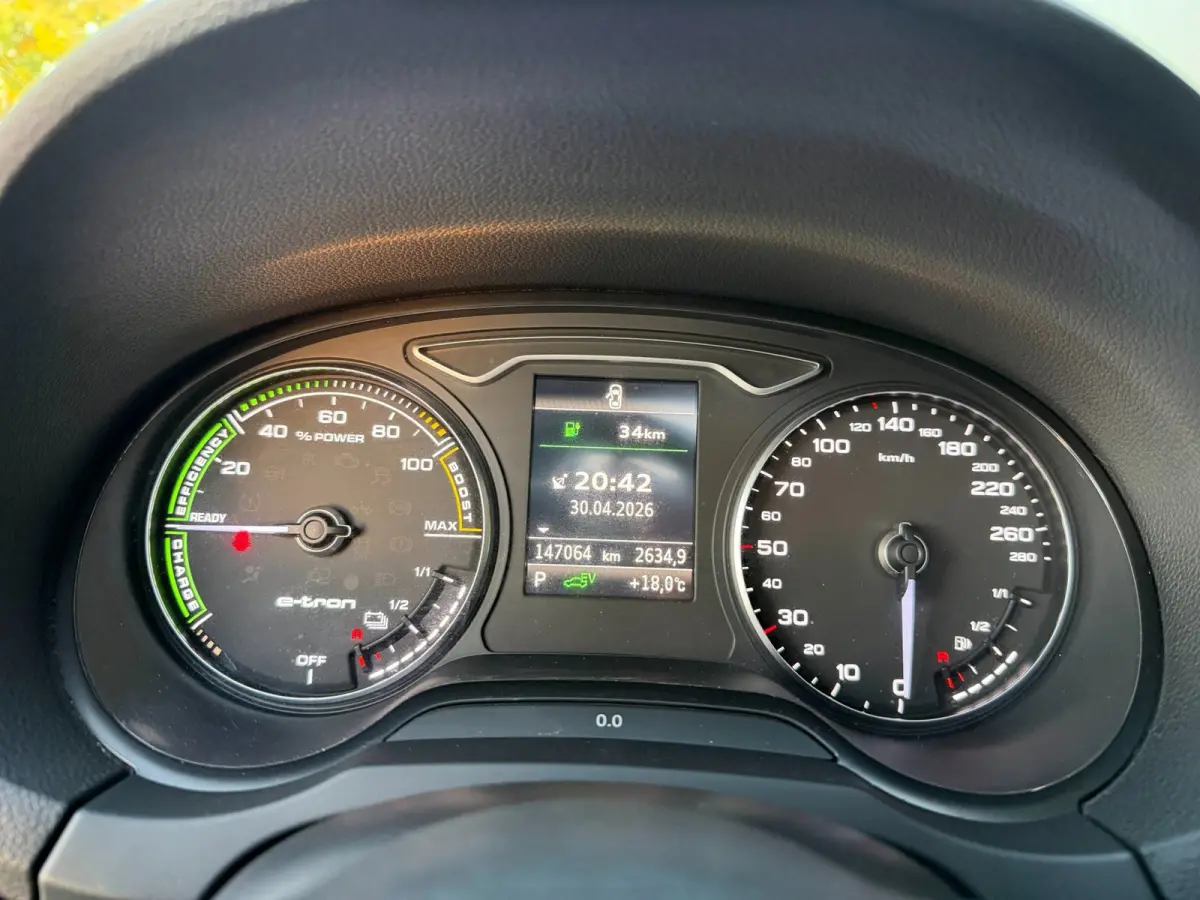 1.4 e-tron S-Line|PANO|TREKHAAK|NAVI
