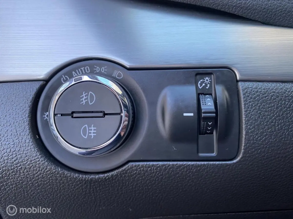 1.4 Turbo.140 PK. NAVI, CRUISE, CAMERA, AUTOMAAT.