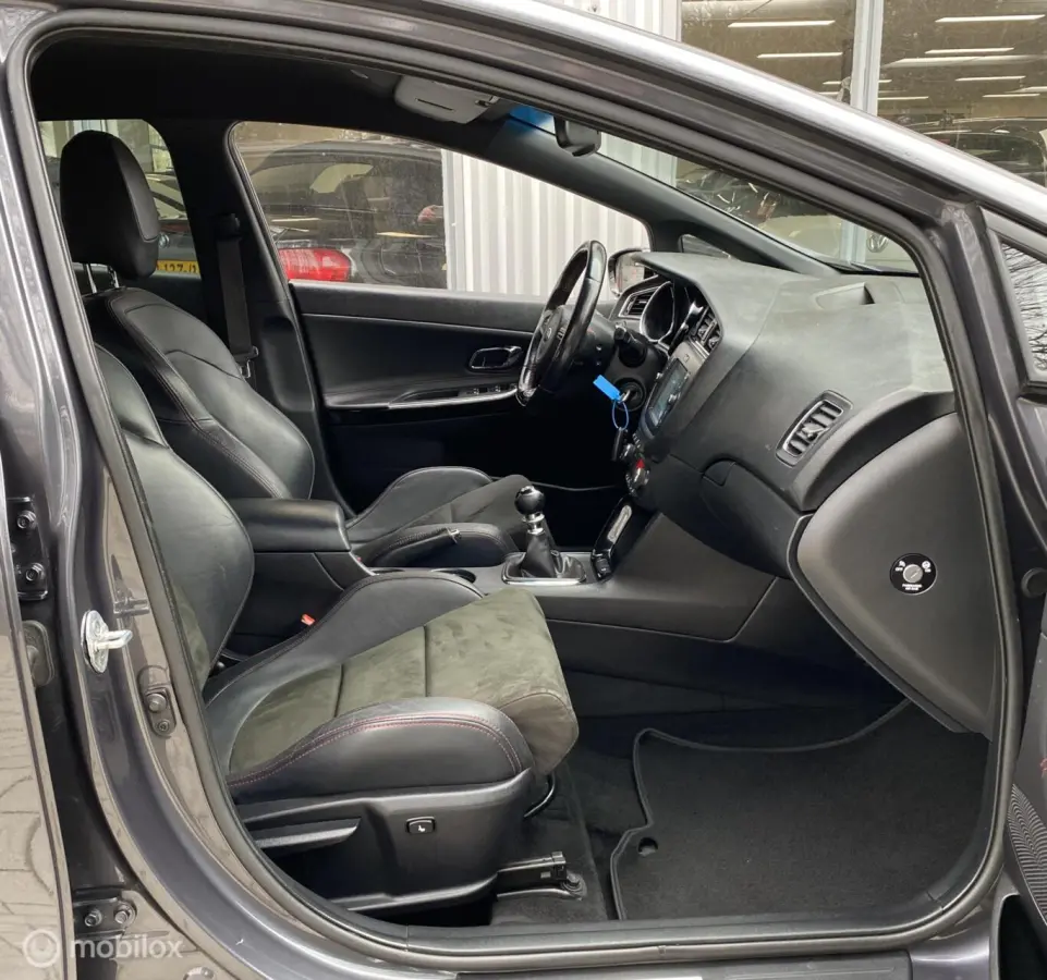 cee'd 1.6 GDI GT 204 PK, NAVI, CAMERA, CRUISE