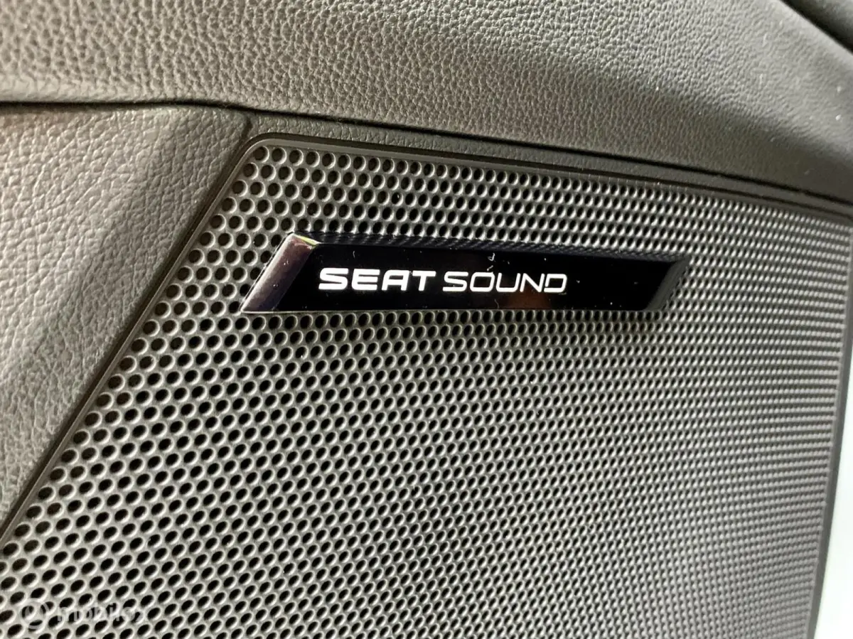 1.4 TSI FR. NAVI, CRUISE, XENON, STOELVERWARMING.