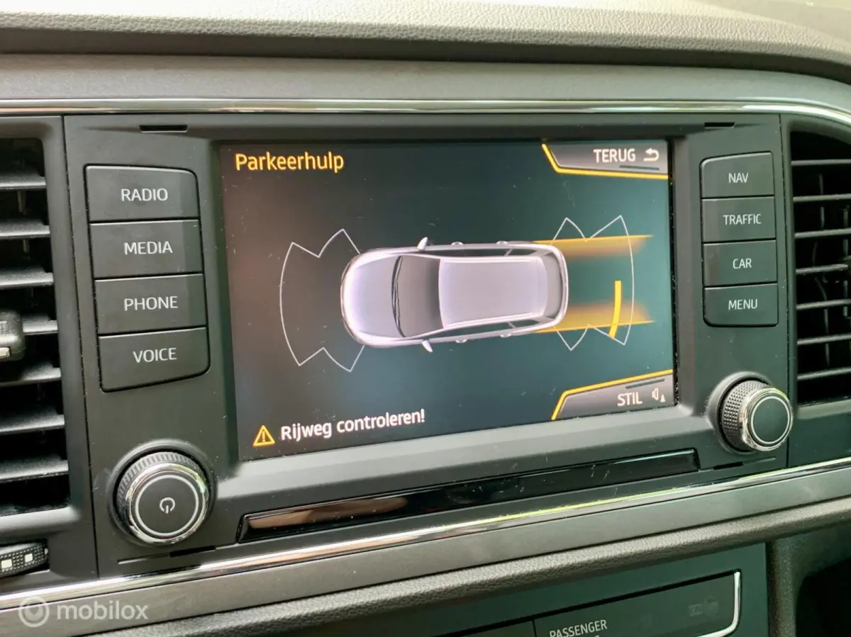 1.4 TSI FR. NAVI, CRUISE, XENON, STOELVERWARMING.