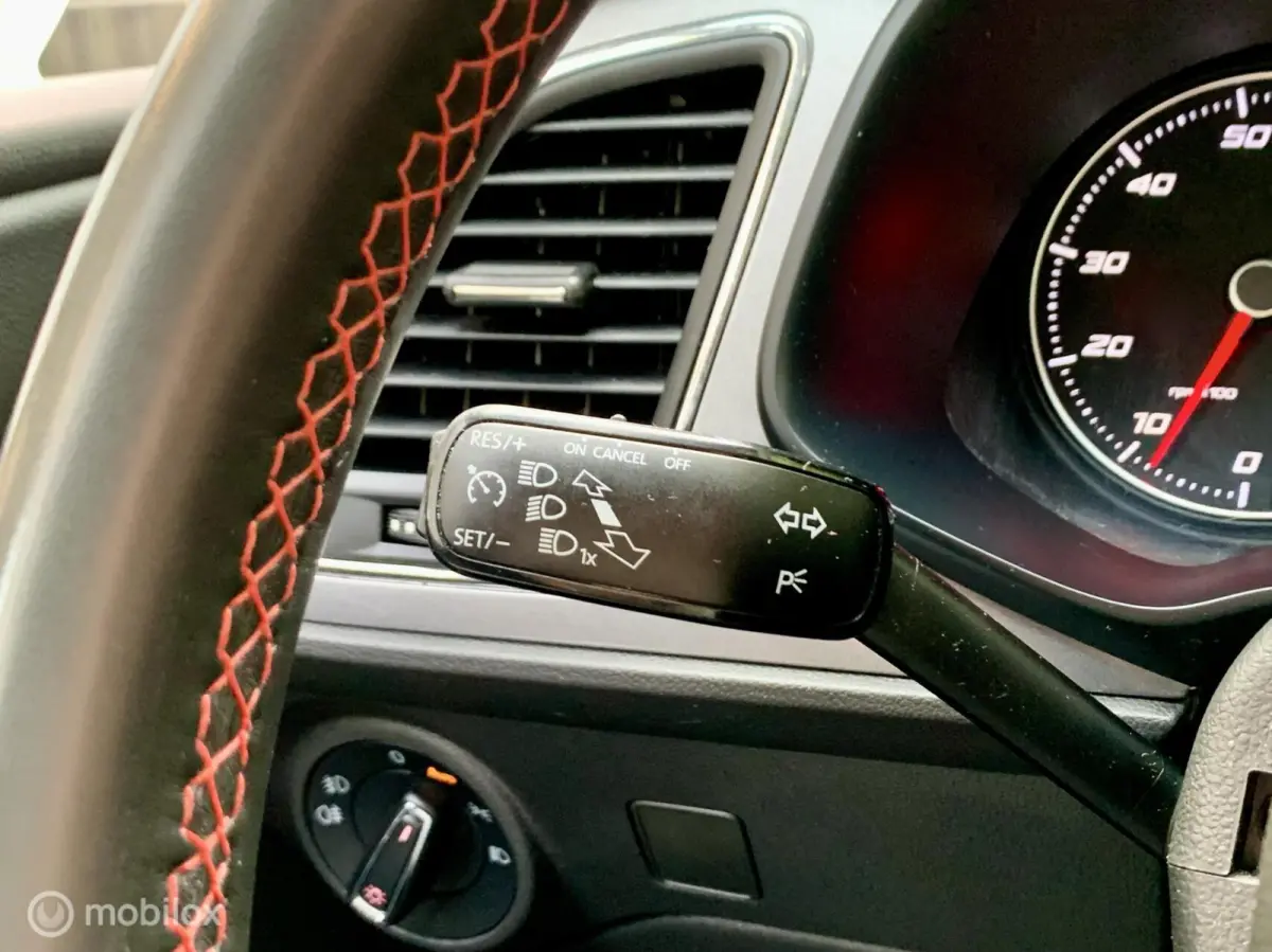 1.4 TSI FR. NAVI, CRUISE, XENON, STOELVERWARMING.