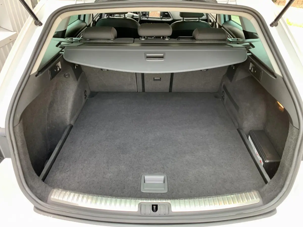 1.4 TSI FR. NAVI, CRUISE, XENON, STOELVERWARMING.