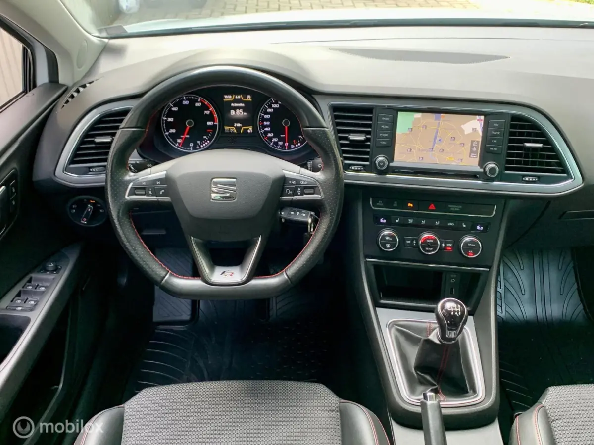 1.4 TSI FR. NAVI, CRUISE, XENON, STOELVERWARMING.