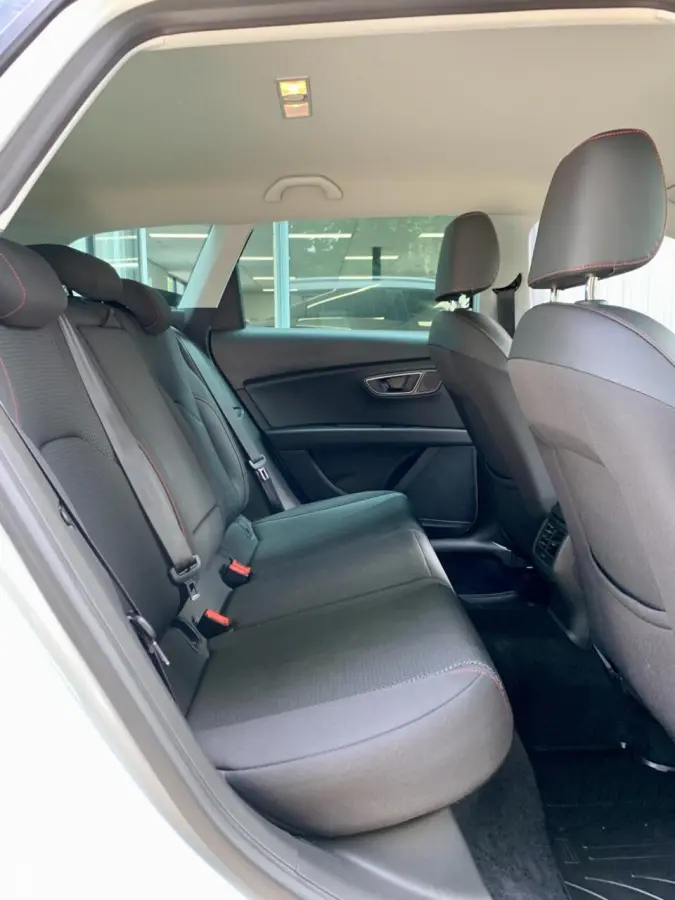 1.4 TSI FR. NAVI, CRUISE, XENON, STOELVERWARMING.