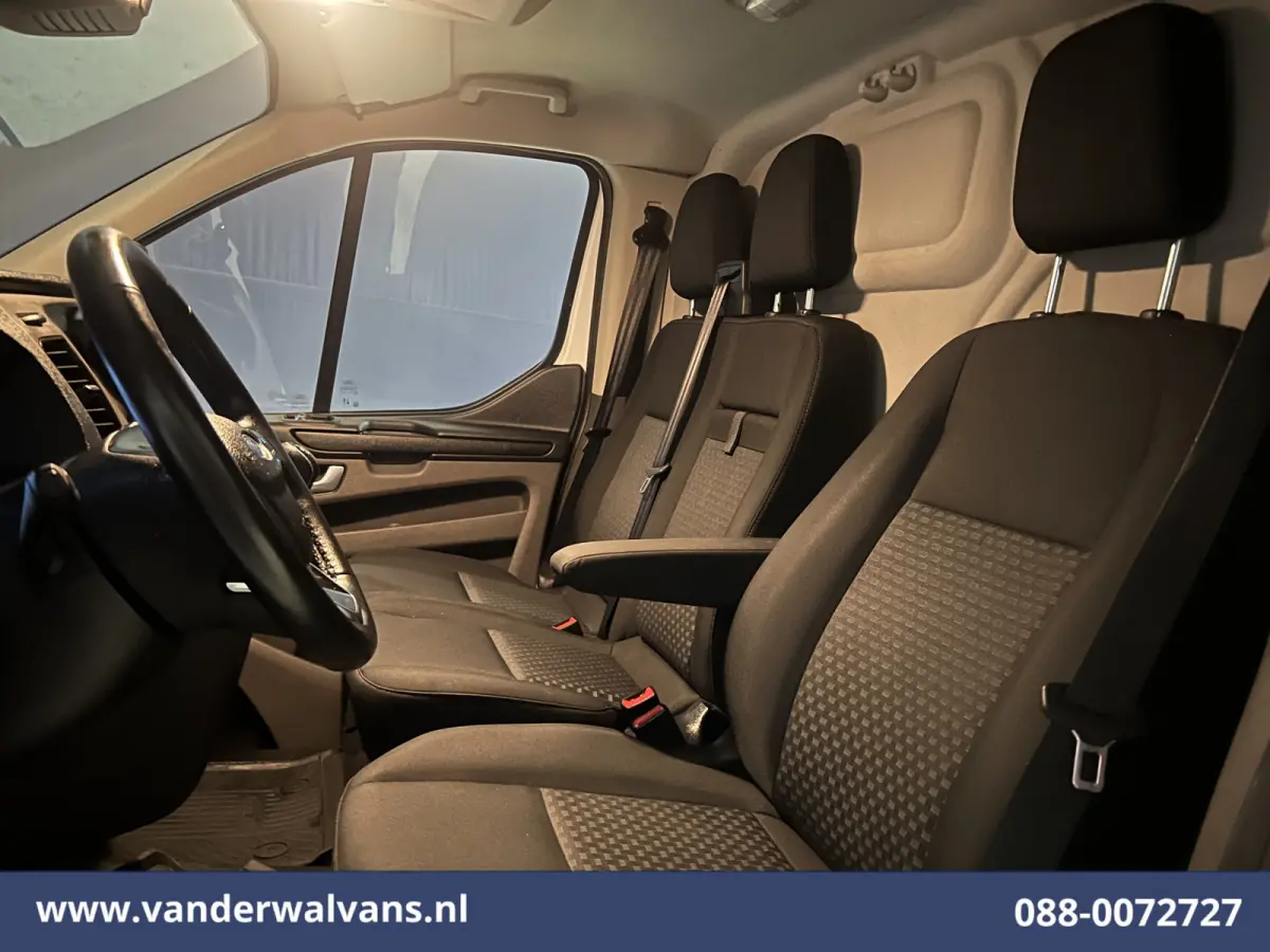 2.0 TDCI L2H1 Euro6 Airco | Camera | 2800kg trekvermogen | Apple Carplay | Cruisecontrol | LED | Parkeersensoren Android Auto, Verwarmde voorruit, Bijrijdersbank