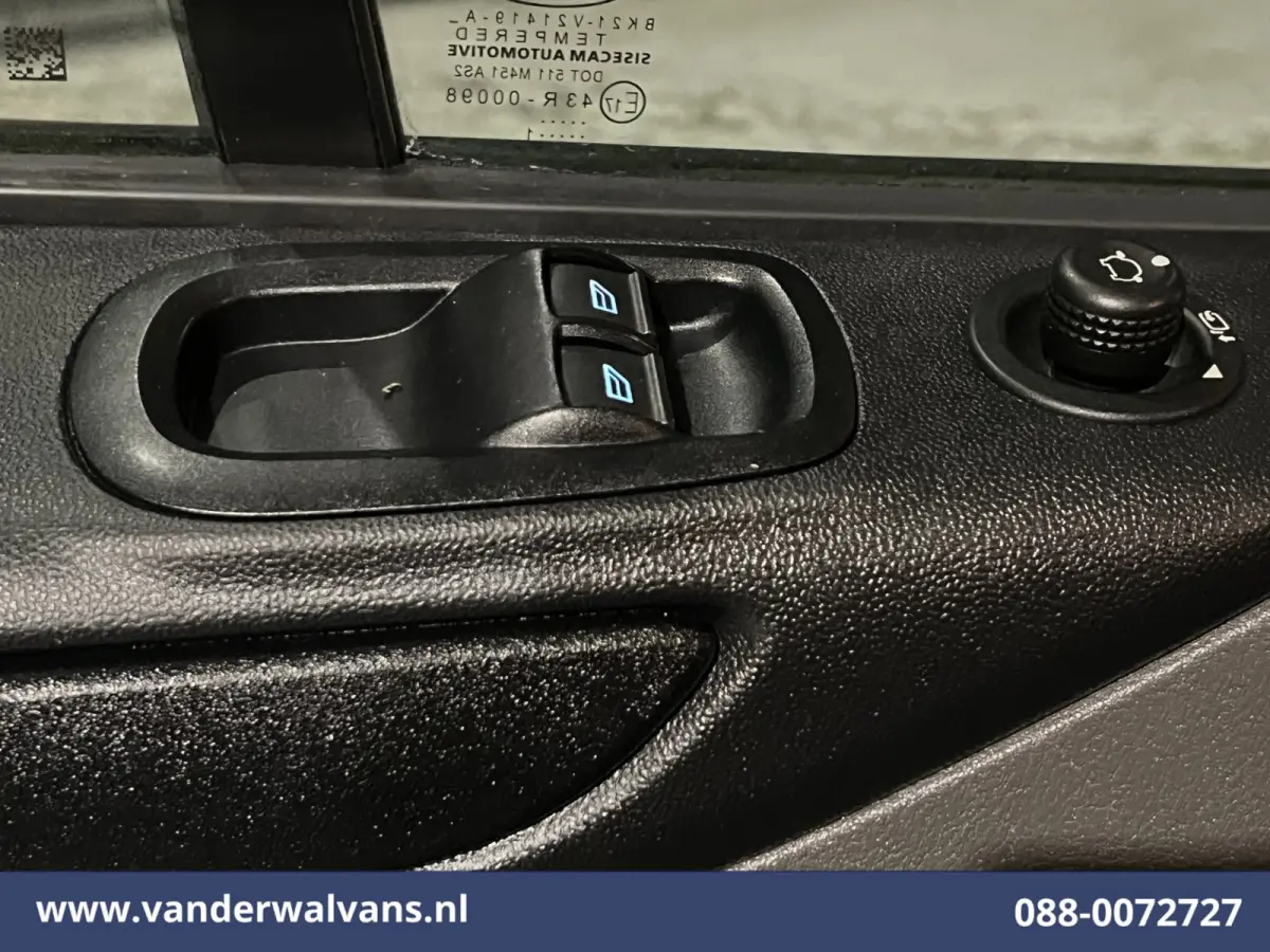 2.0 TDCI L2H1 Euro6 Airco | Camera | 2800kg trekvermogen | Apple Carplay | Cruisecontrol | LED | Parkeersensoren Android Auto, Verwarmde voorruit, Bijrijdersbank