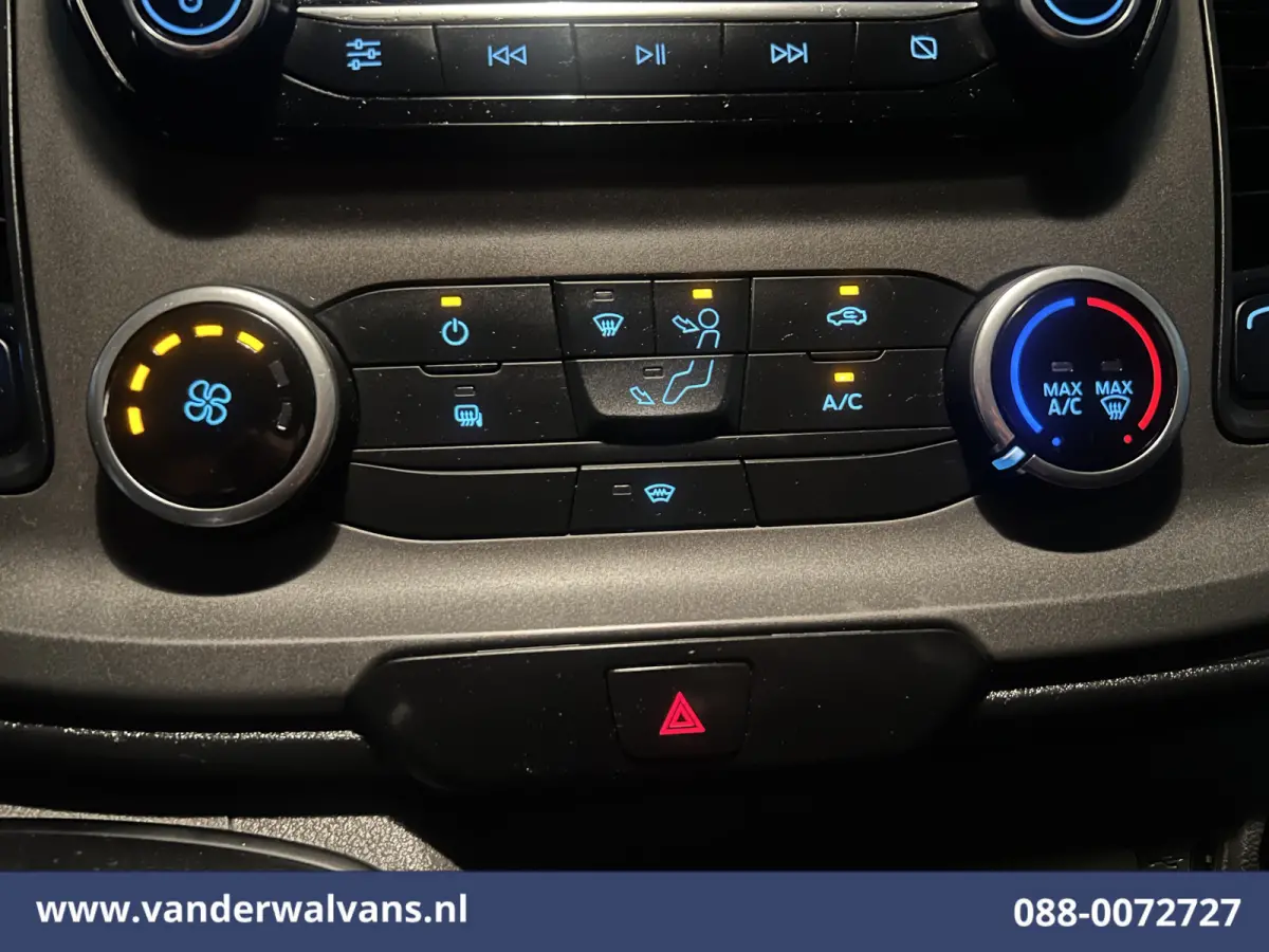 2.0 TDCI L2H1 Euro6 Airco | Camera | 2800kg trekvermogen | Apple Carplay | Cruisecontrol | LED | Parkeersensoren Android Auto, Verwarmde voorruit, Bijrijdersbank
