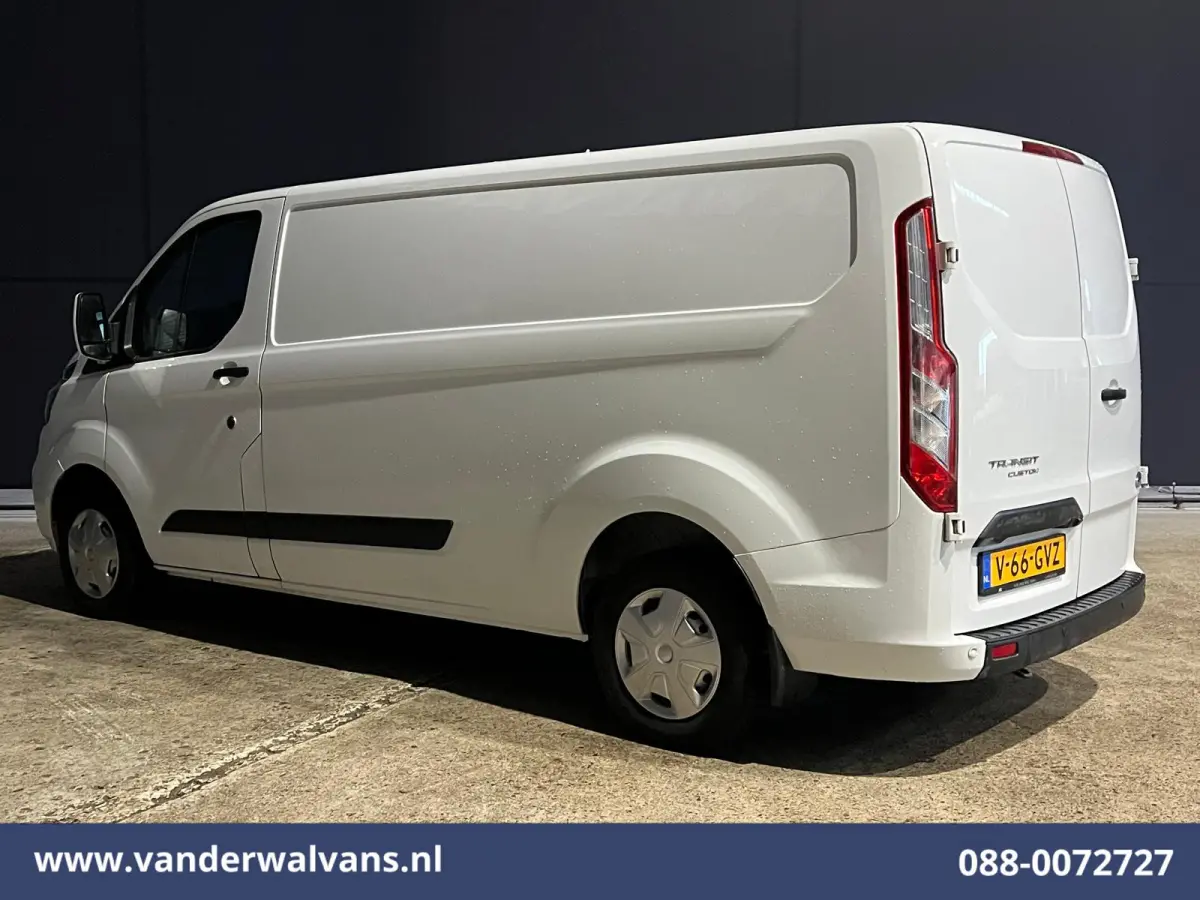 2.0 TDCI L2H1 Euro6 Airco | Camera | 2800kg trekvermogen | Apple Carplay | Cruisecontrol | LED | Parkeersensoren Android Auto, Verwarmde voorruit, Bijrijdersbank