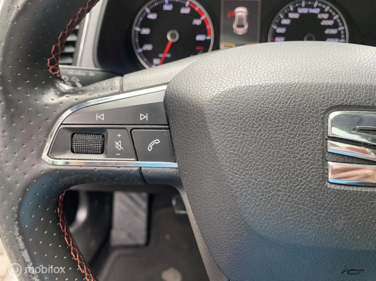 1.4 TSI FR, CRUISE, NAVI, PANODAK, PDC