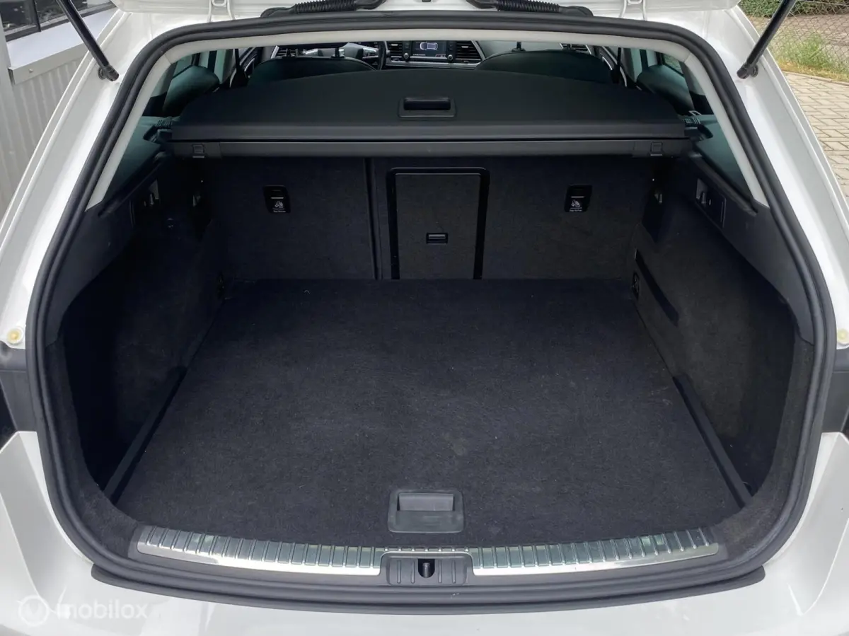1.4 TSI FR, CRUISE, NAVI, PANODAK, PDC