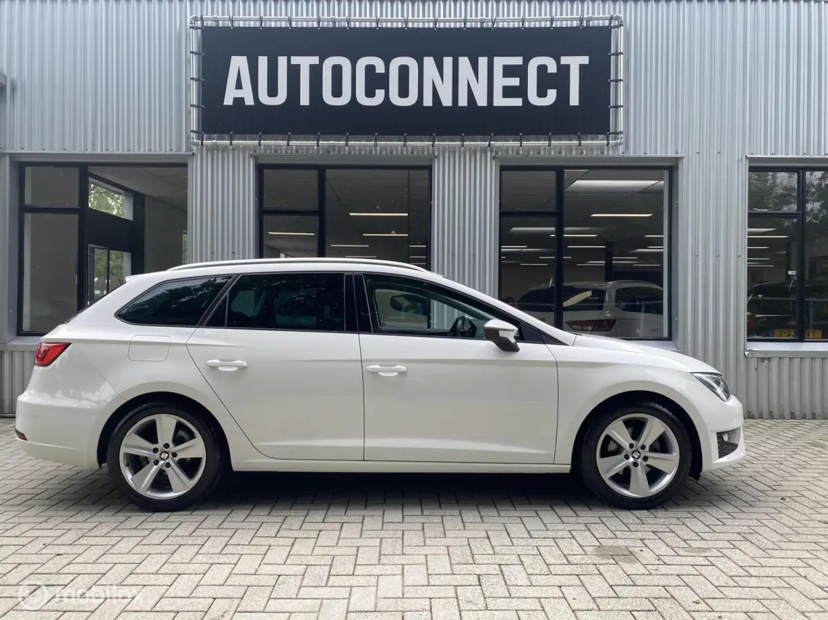 1.4 TSI FR, CRUISE, NAVI, PANODAK, PDC