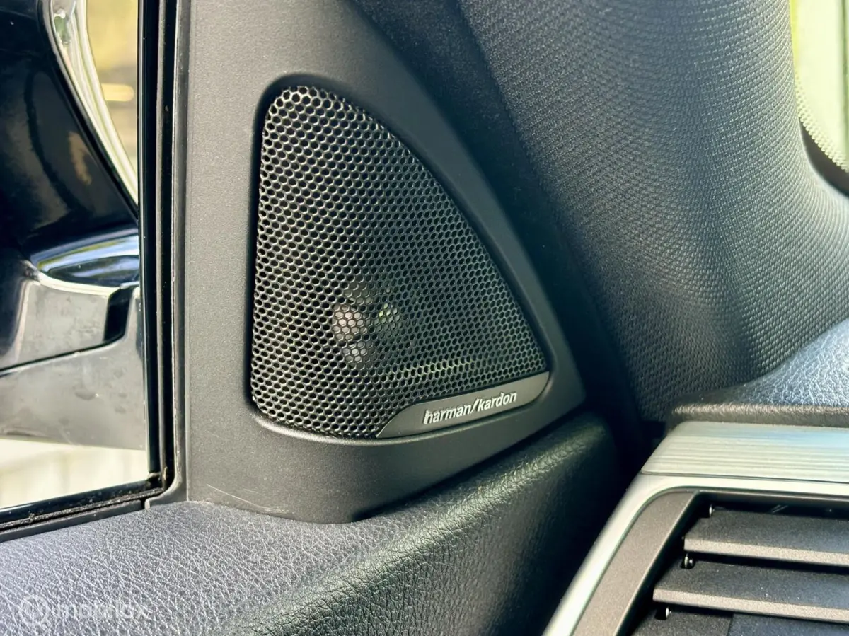 M4 4-SERIE. SCHUIFDAK, HARMAN/KARDON, VOL OPTIES.