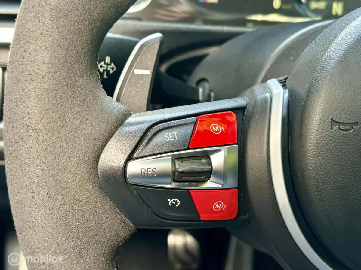 M4 4-SERIE. SCHUIFDAK, HARMAN/KARDON, VOL OPTIES.