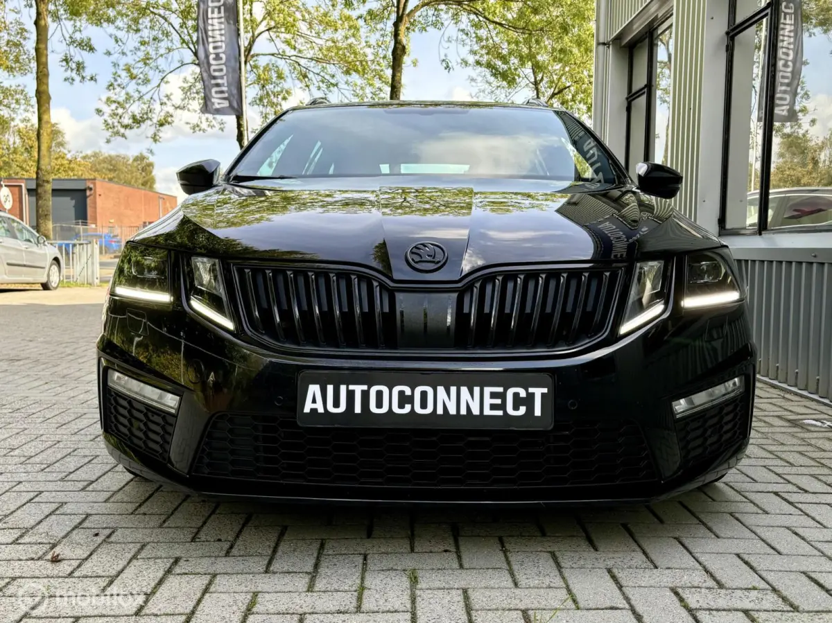 2.0 TSI RS. NAVI, AUTOMAAT, CRUISE, STOELVERWARMING.