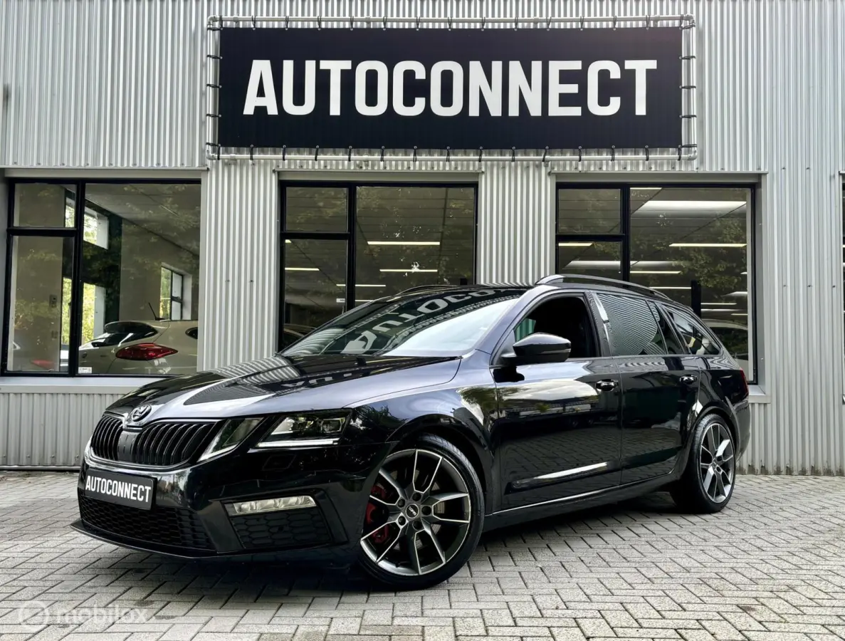 2.0 TSI RS. NAVI, AUTOMAAT, CRUISE, STOELVERWARMING.