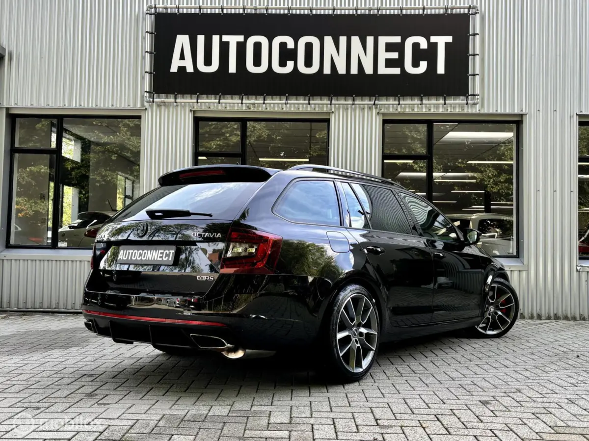 2.0 TSI RS. NAVI, AUTOMAAT, CRUISE, STOELVERWARMING.