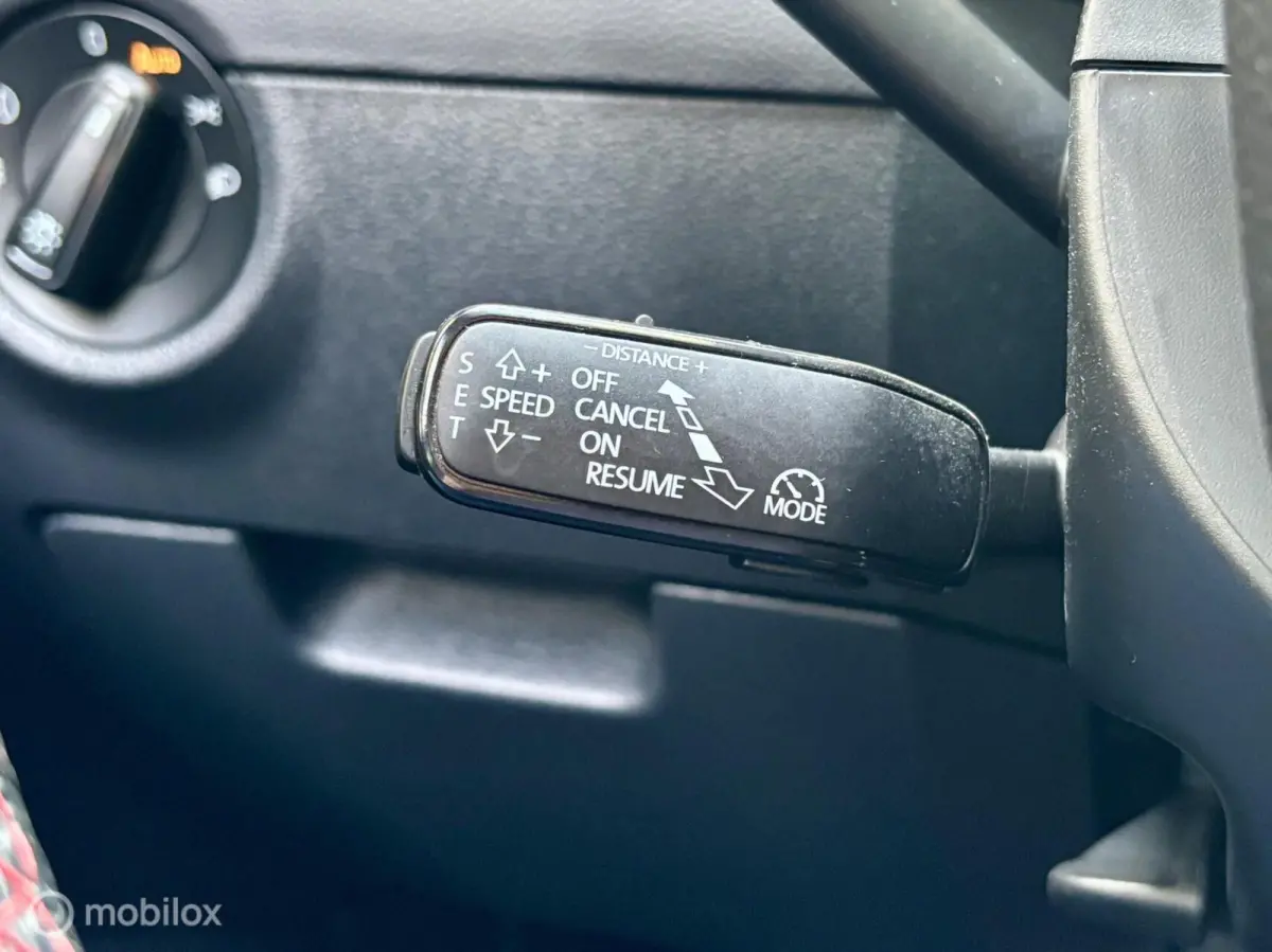 2.0 TSI RS. NAVI, AUTOMAAT, CRUISE, STOELVERWARMING.