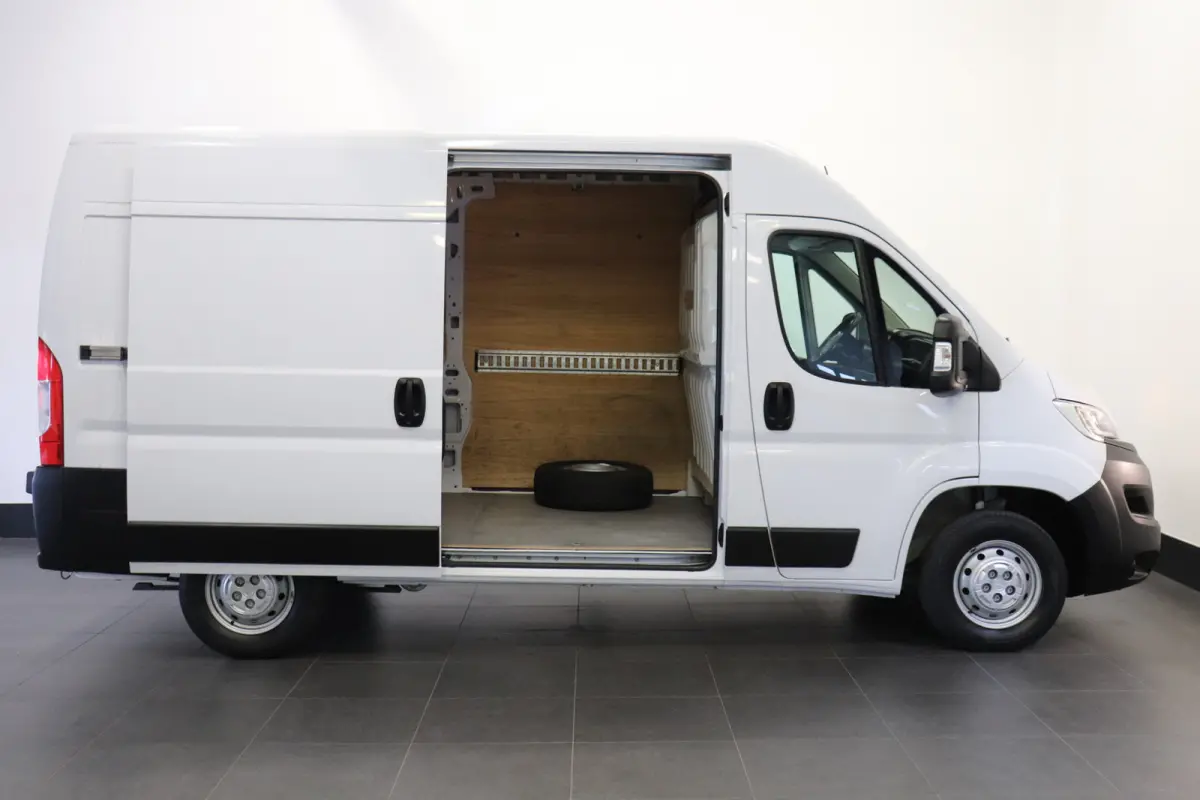 2.2D 120PK L2H2 EURO 6 - Airco - Cruise - PDC - € 17.950,- Excl.