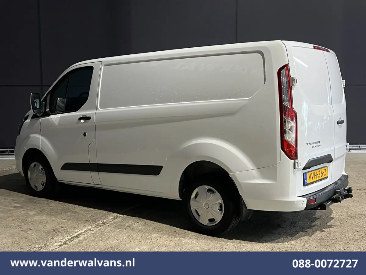 2.0 TDCI L1H1 Euro6 Airco | Navigatie | Camera | LED | Cruisecontrol Stoelverwarming Parkeersensoren, Verwarmde voorruit, Bijrijdersbank, 2500kg trekvermogen