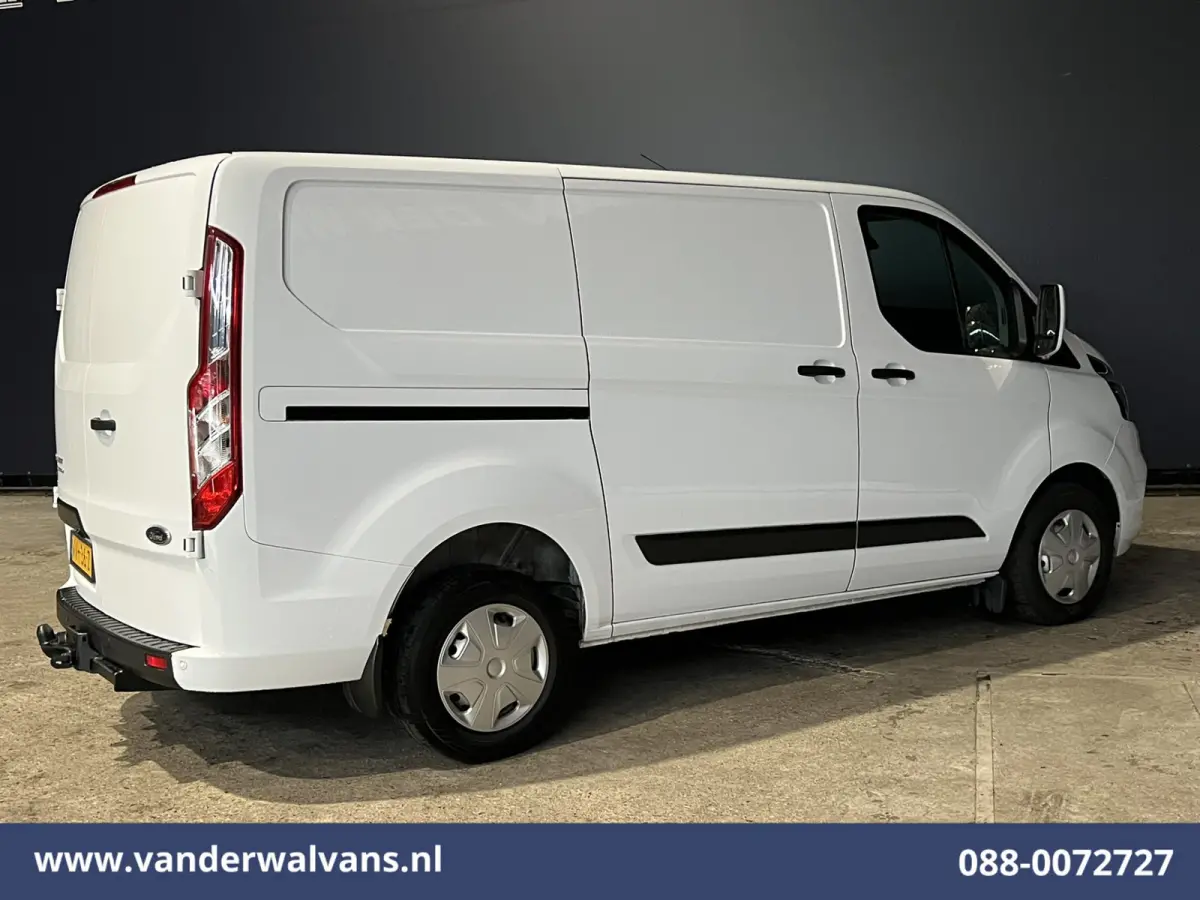 2.0 TDCI L1H1 Euro6 Airco | Navigatie | Camera | LED | Cruisecontrol Stoelverwarming Parkeersensoren, Verwarmde voorruit, Bijrijdersbank, 2500kg trekvermogen