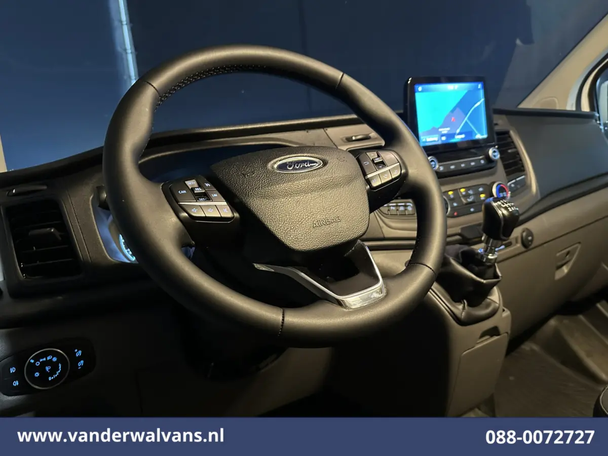 2.0 TDCI L1H1 Euro6 Airco | Navigatie | Camera | LED | Cruisecontrol Stoelverwarming Parkeersensoren, Verwarmde voorruit, Bijrijdersbank, 2500kg trekvermogen