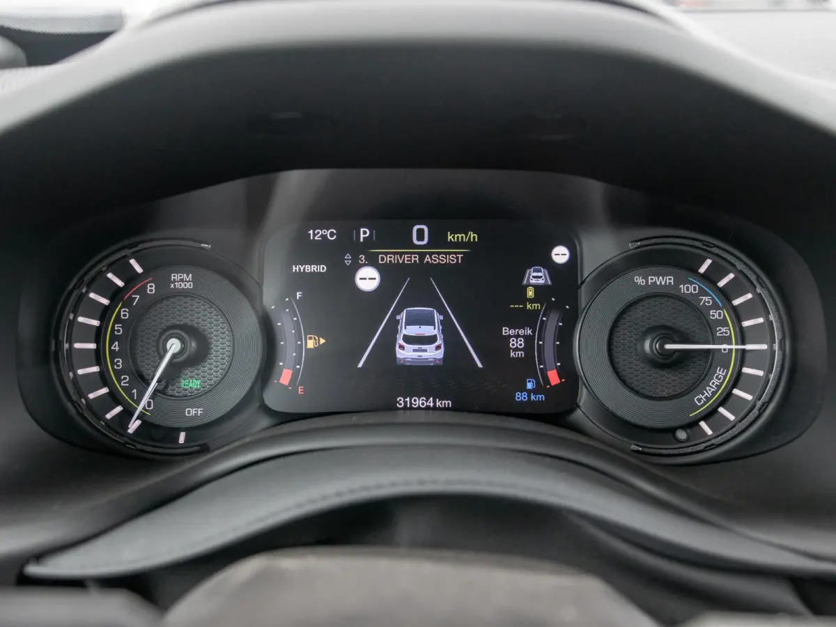 4xe 240 Plug-in Hybrid Electric New Upland | Clima | Apple Carplay | Dakrails | Priv. Glass | LED | Navi | 17" | PDC | Sting Grey