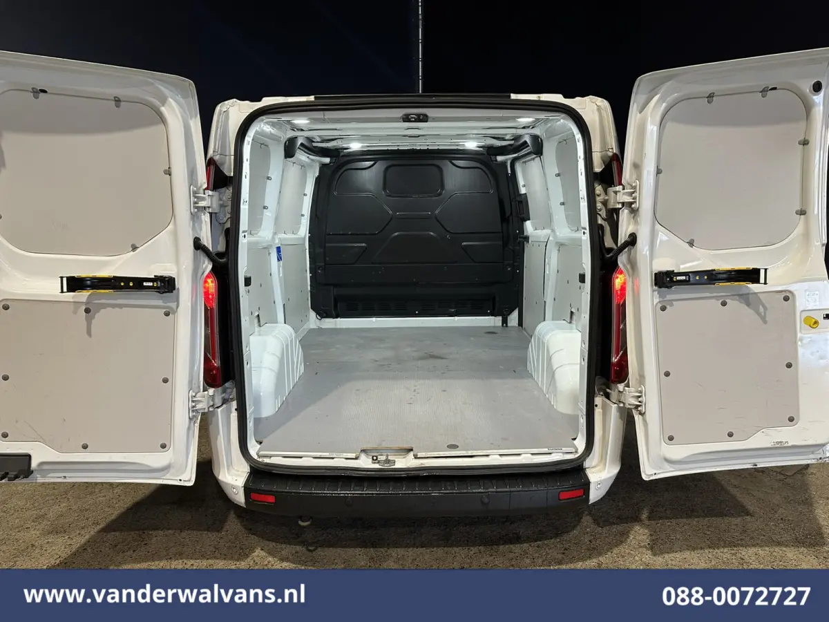 2.0 TDCI L1H1 Euro6 Airco | Camera | LED | Android Auto | Cruisecontrol | Verwarmde voorruit Parkeersensoren, Bijrijdersbank, 2500kg trekvermogen