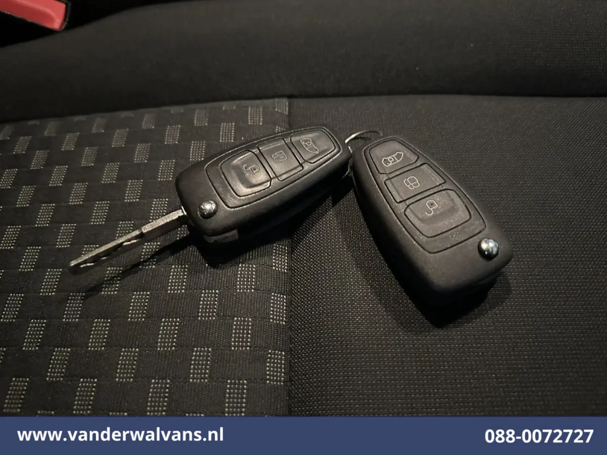 2.0 TDCI L1H1 Euro6 Airco | Camera | LED | Android Auto | Cruisecontrol | Verwarmde voorruit Parkeersensoren, Bijrijdersbank, 2500kg trekvermogen