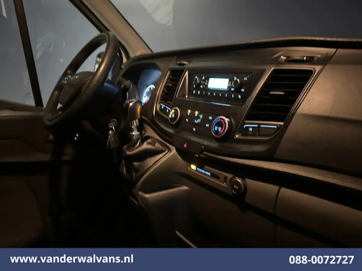 2.0 TDCI L2H2 Euro6 Airco | 2450kg Trekhaak | LM velgen | Verwarmde voorruit Dakdragers, Bijrijdersbank