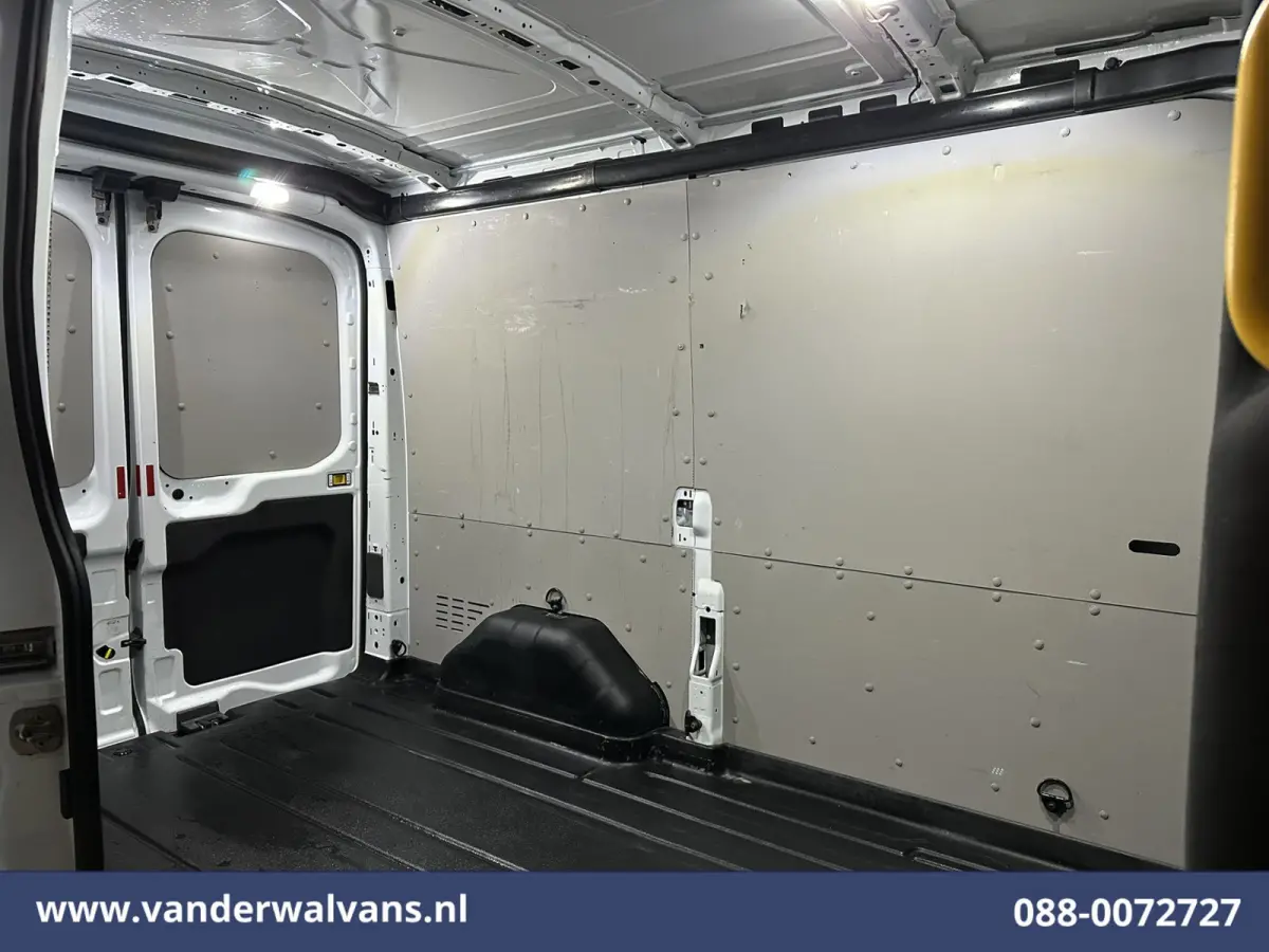 2.0 TDCI L2H2 Euro6 Airco | 2450kg Trekhaak | LM velgen | Verwarmde voorruit Dakdragers, Bijrijdersbank