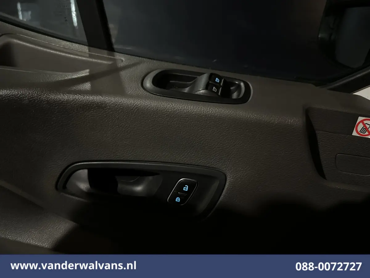 2.0 TDCI L2H2 Euro6 Airco | 2450kg Trekhaak | LM velgen | Verwarmde voorruit Dakdragers, Bijrijdersbank