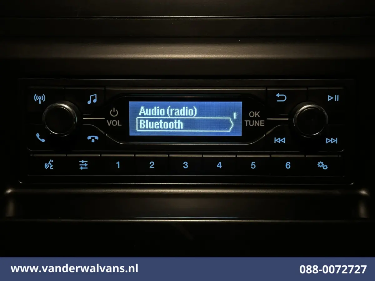 2.0 TDCI L2H2 Euro6 Airco | 2450kg Trekhaak | LM velgen | Verwarmde voorruit Dakdragers, Bijrijdersbank