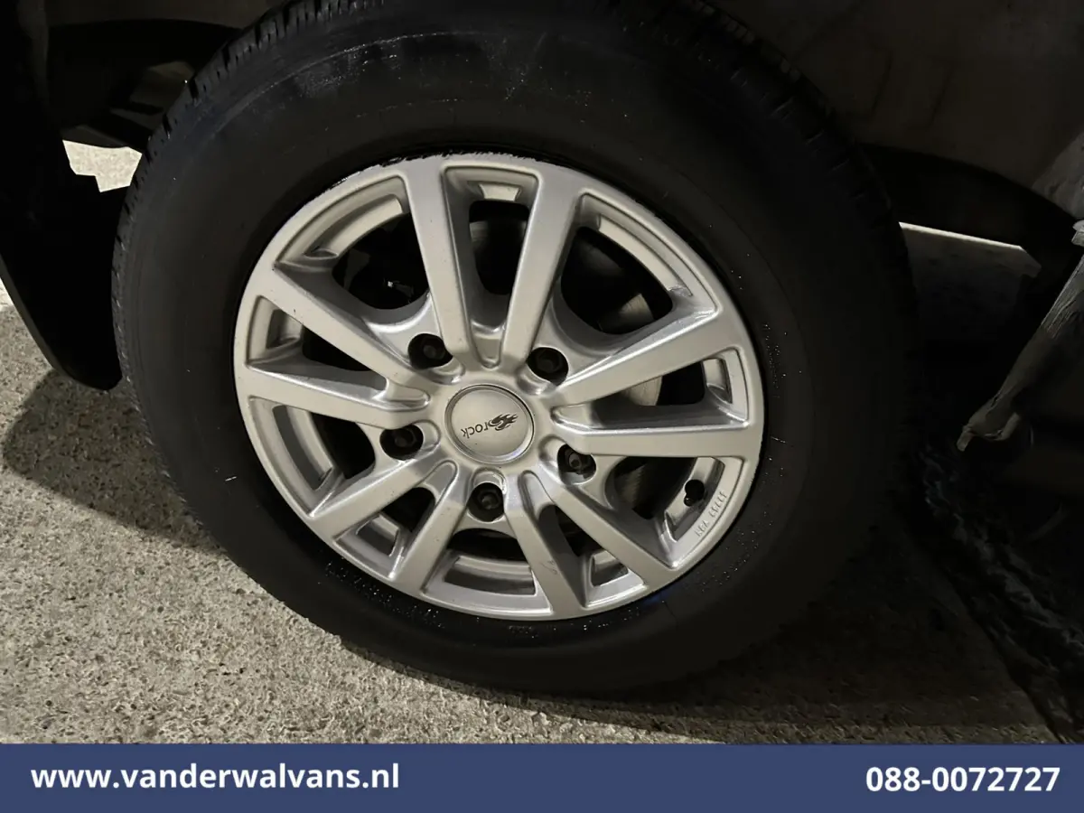2.0 TDCI L2H2 Euro6 Airco | 2450kg Trekhaak | LM velgen | Verwarmde voorruit Dakdragers, Bijrijdersbank