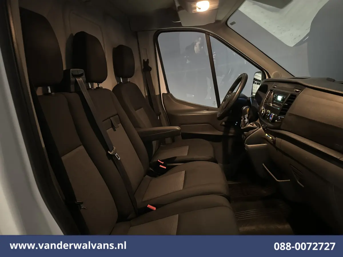 2.0 TDCI L2H2 Euro6 Airco | 2450kg Trekhaak | LM velgen | Verwarmde voorruit Dakdragers, Bijrijdersbank