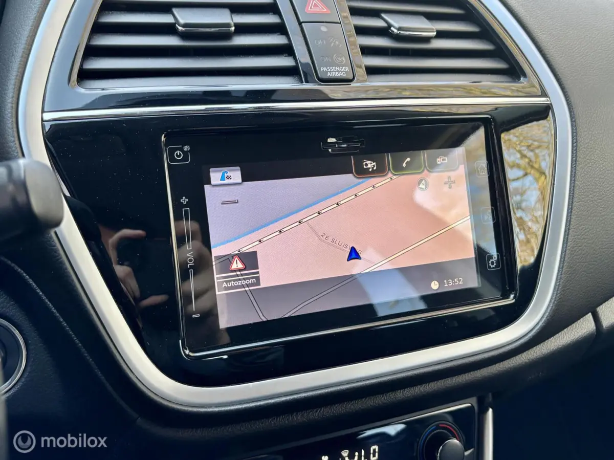 1.0 Boosterjet Exclusive. NAVI, CRUISE, CAMERA.