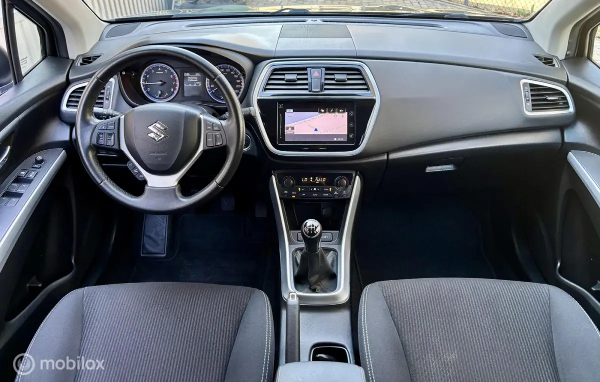 1.0 Boosterjet Exclusive. NAVI, CRUISE, CAMERA.