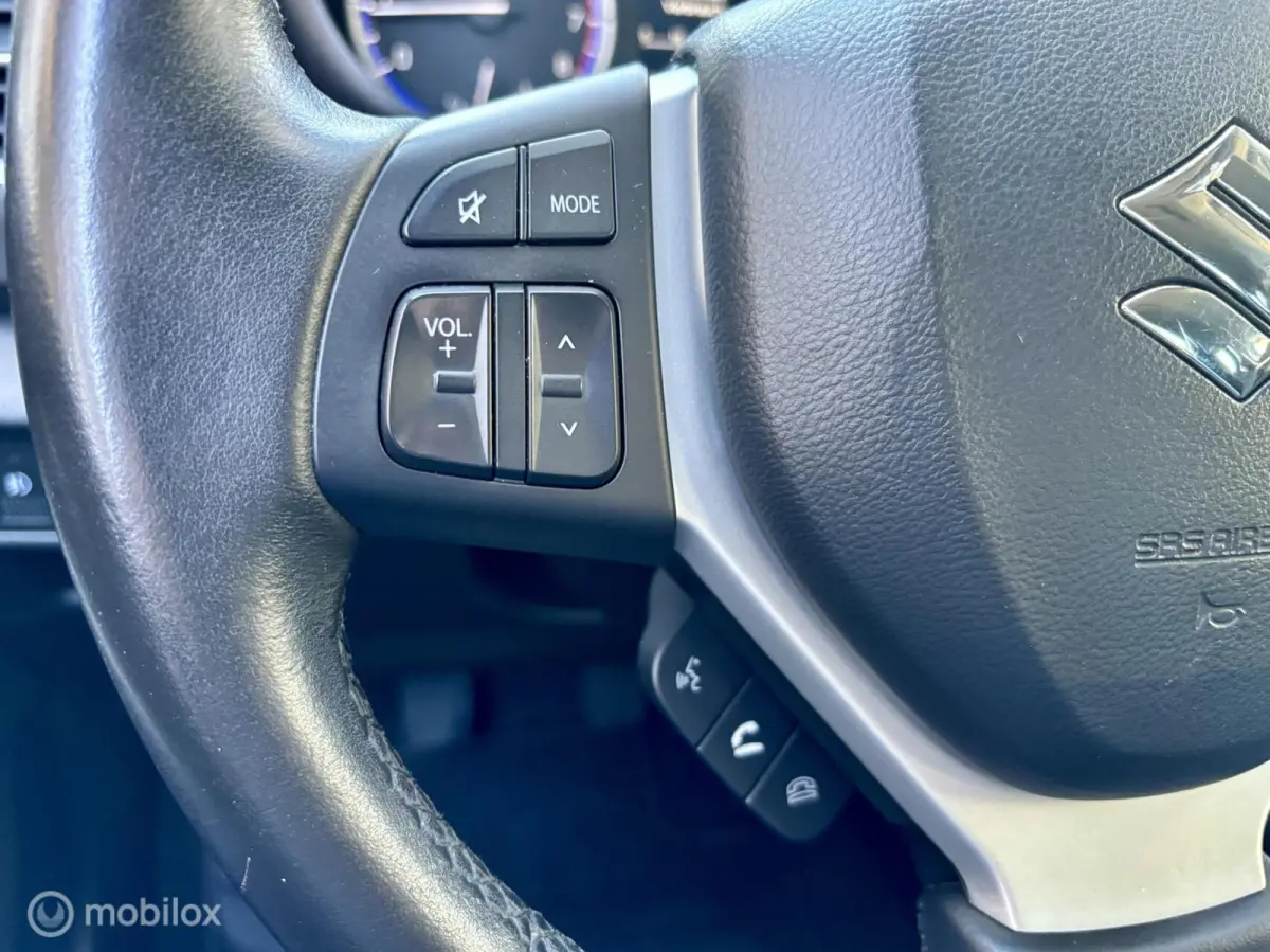 1.0 Boosterjet Exclusive. NAVI, CRUISE, CAMERA.