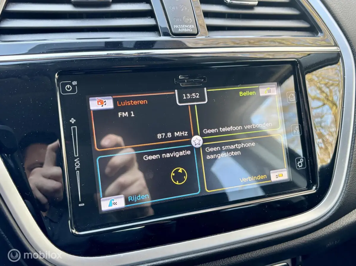 1.0 Boosterjet Exclusive. NAVI, CRUISE, CAMERA.