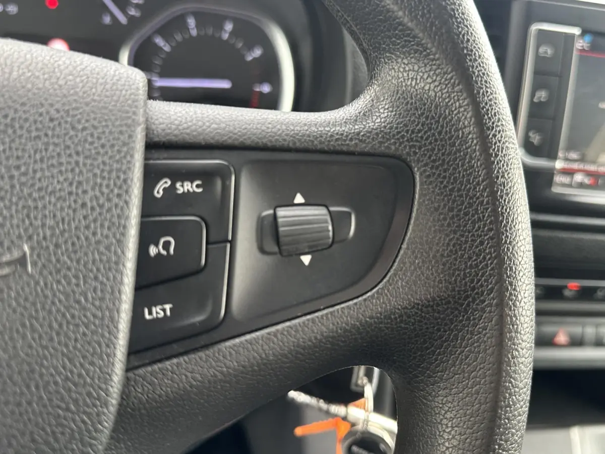 1.6 BlueHDI 95 Club M*NAVI*CRUISE*A/C*TEL*PDC*